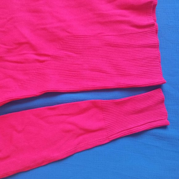 RW&CO Fuchsia Turtleneck Sweater, Size S - Picture 3 of 7